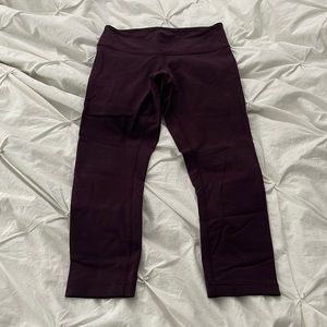 Maroon lululemon leggings cropped